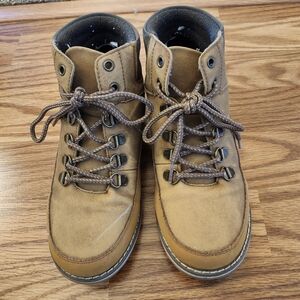 Big boys size 4 boots dress shoes hi top